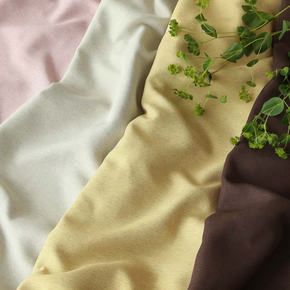 そっと艶めく、ざっくり素朴なファブリックが魅力的な1級遮光カーテン ＜ミオクラッセ＞