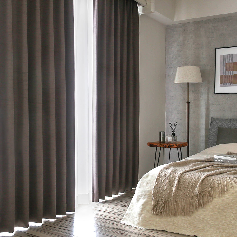 柔らかさと最高峰の機能性を叶えた、シャンタン織りの1級遮光カーテン ＜グレートクレイン＞