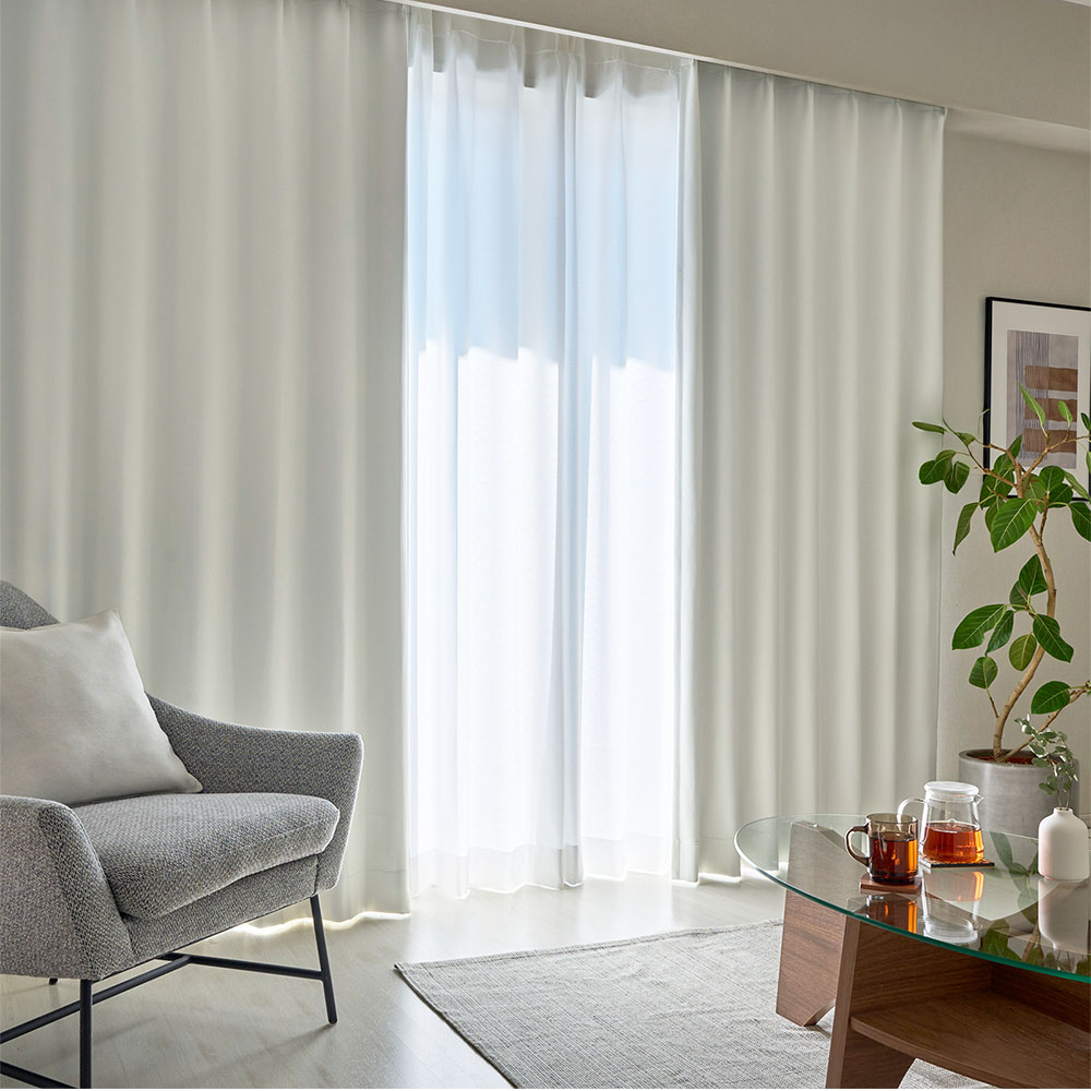 お客様の声から生まれた「まっ白」な遮光カーテン ＜シュガー＞