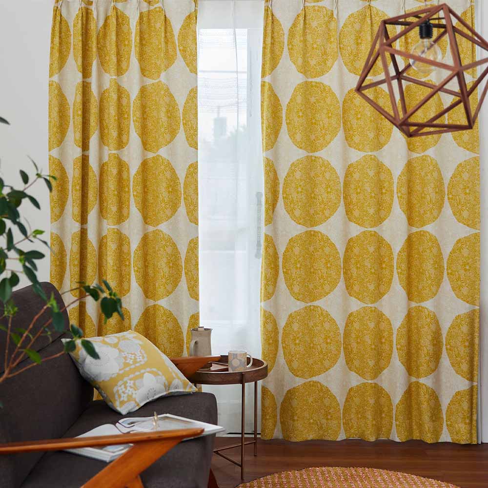 大きな水玉に心癒される、和と洋を調和した北欧カーテン<トピアリー>