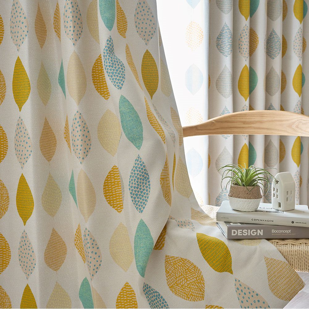 2級遮光カーテン 北欧カーテン 絵本のような世界観に包まれる カラフルな遊び心のあるリーフ柄の2級遮光カーテン <プリック>