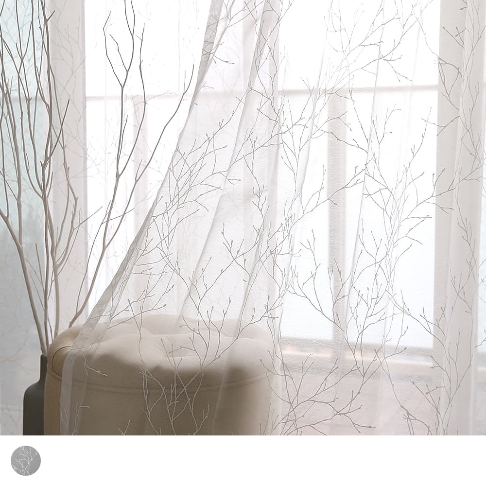 花柄 レースカーテン ホワイトインテリアをもっとお洒落に 白い枝木を描いた 幻想的なデザイン カーモス 1cm刻みのカーテン パーフェクトスペースカーテン館