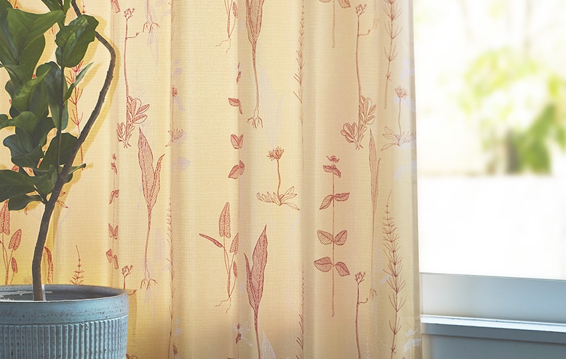 カーテン フィンランドの豊かな自然、美しい草花を描いた北欧デザインカーテン～ザ シン ワンズ～/ベーシックスタイル 標準1.5倍ヒダ(2つ山)/  代引き不可 | 1cm刻みのカーテン | パーフェクトスペースカーテン館