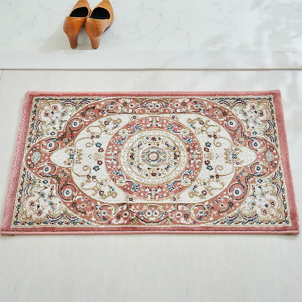 伝統的なクラシカルデザインとフェミニンなカラーが女性心をくすぐる！高ノットで織り上げられたウィルトン織り玄関マット＜ロザリオ 玄関マット＞