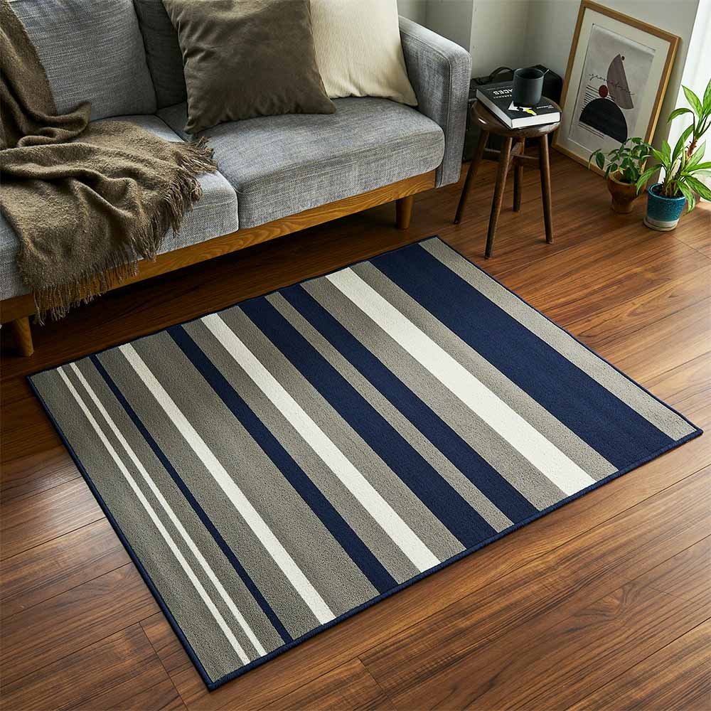 北欧レトロなお部屋に似合う、大胆なビッグストライプ柄のラグ 北欧レトロなお部屋に似合う、大胆なビッグストライプ柄のラグ