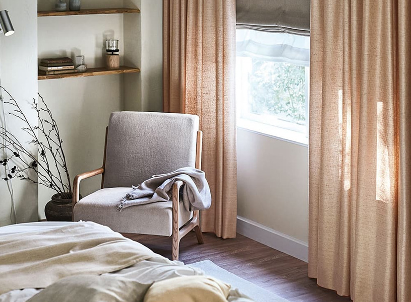 麻のようなざっくり感とシルクのような光沢感を併せ持つ非遮光カーテン＜ラブラ＞