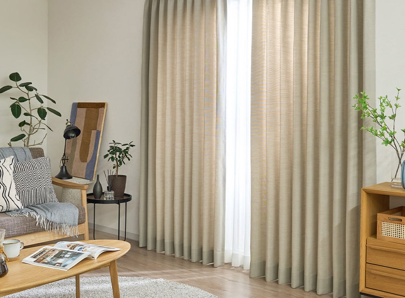 ナチュラルモダンな雰囲気を纏う素朴な生地感の非遮光カーテン＜マリク＞