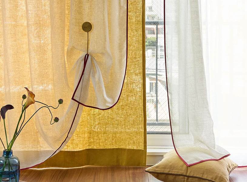 コロンとした円盤モチーフが目を引く、マグネットタッセル＜ガレット＞