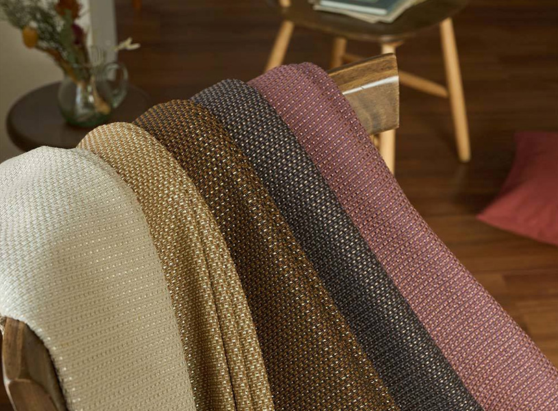 ざっくりとした織り感のファブリック 