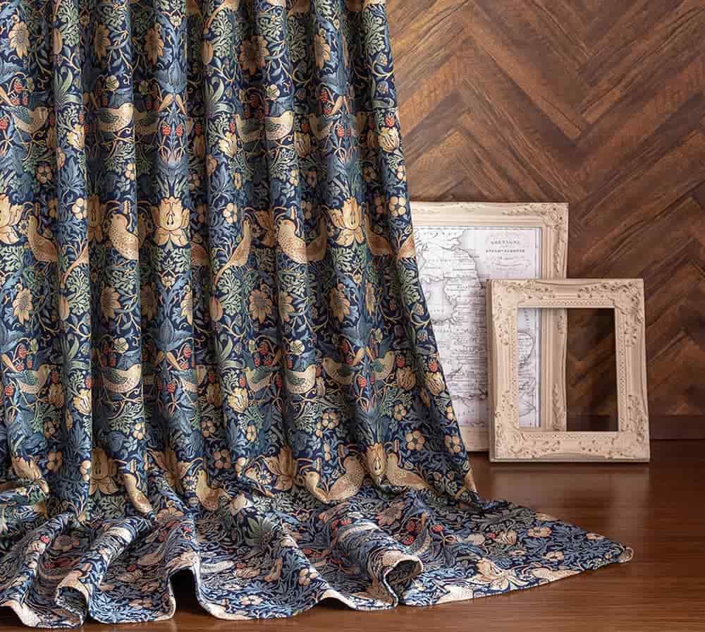 【モリスデザインスタジオ】 ウィリアム・モリスの代表作「いちご泥棒」をジャガードカーテンに <いちご泥棒>