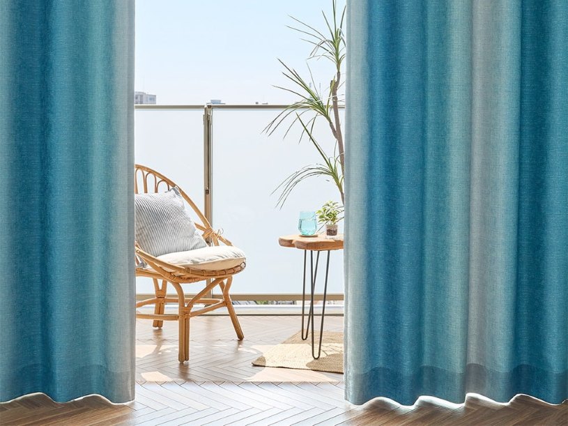 部屋に「最高の波」を、日常に「自由」を。男の空間を満たすグラデーションカーテン『ハートブルー』誕生秘話