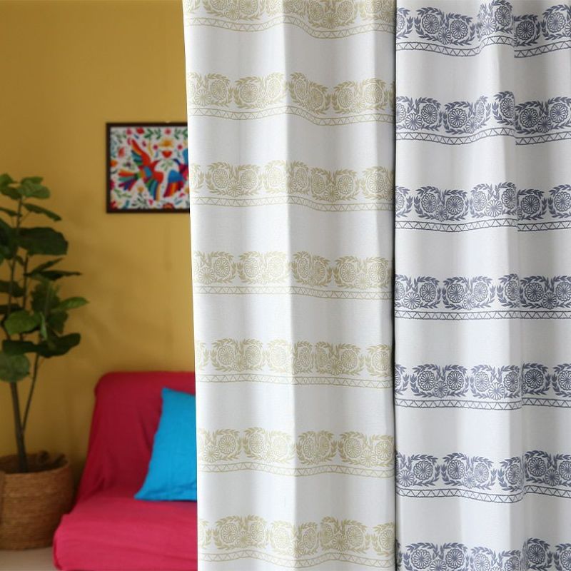 メキシコ刺繍を描いたシンプルな花のドレープカーテン～ケレタロ～ /ベーシックスタイル 標準1.5倍ヒダ(2つ山）