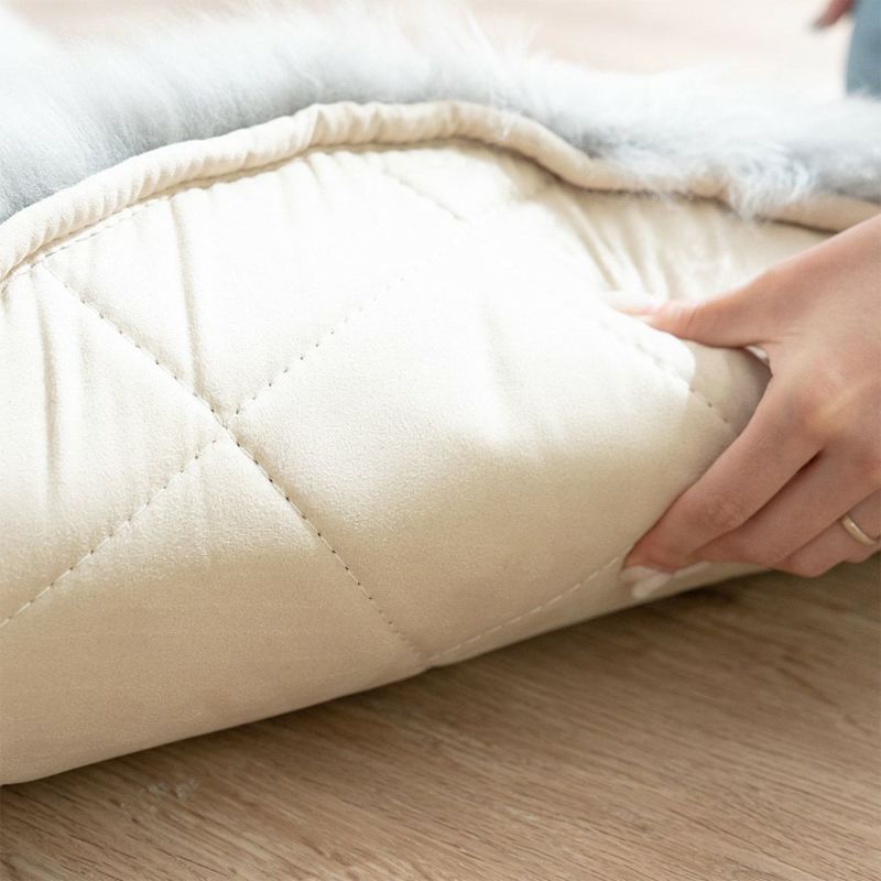 ラグ 天然ムートンを使用した、ふわっと包み込まれるような ラグ 天然ムートンを使用した、ふわっと包み込まれるような